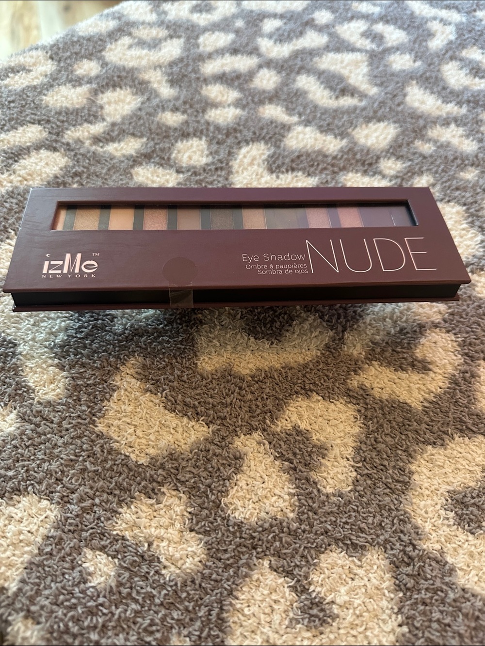 Izme New York Nude Eyeshadow Palette - Picture 3 of 3